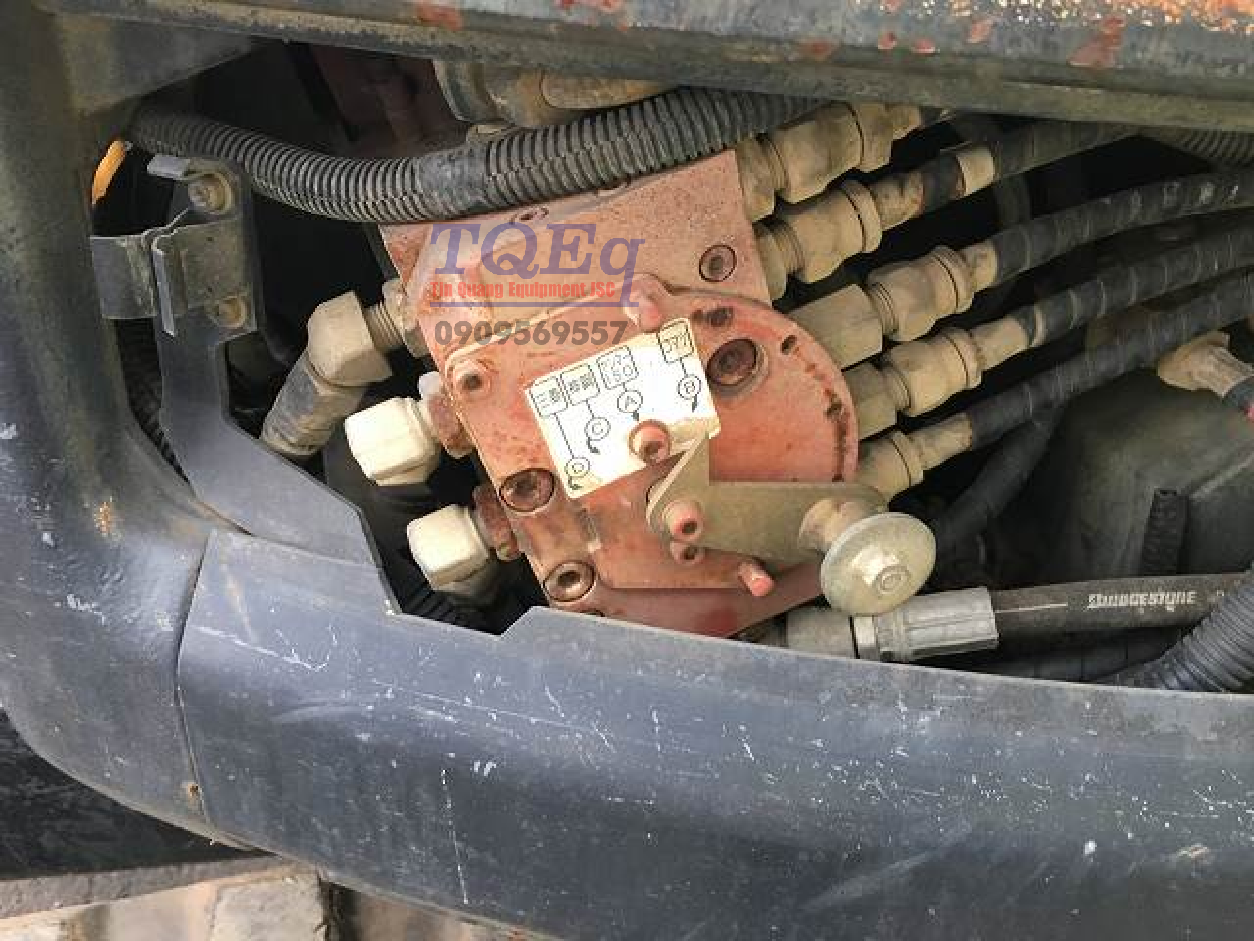 may-dao-banh-xich-cu-yanmar-b36-17