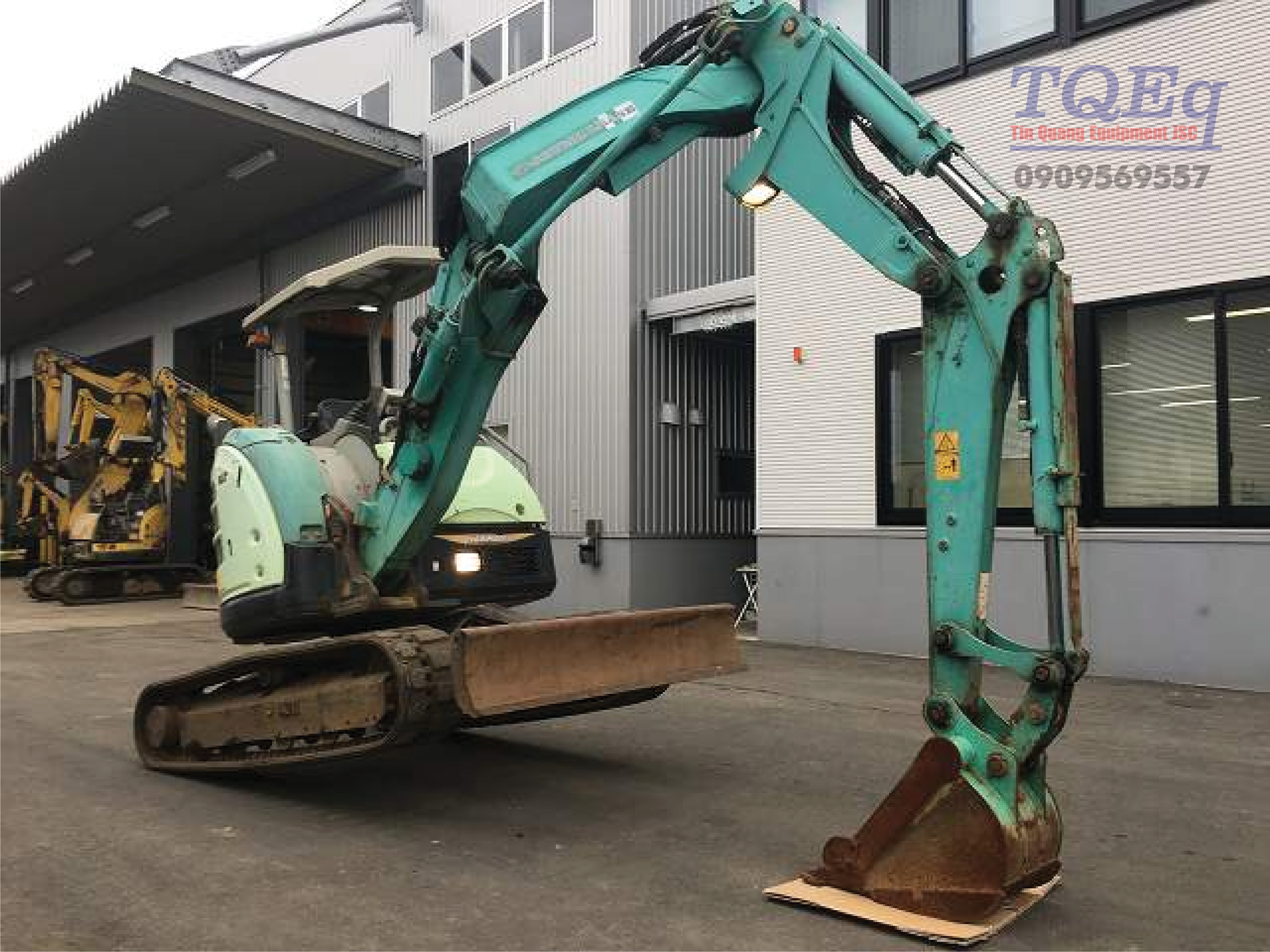 may-dao-banh-xich-cu-yanmar-b36