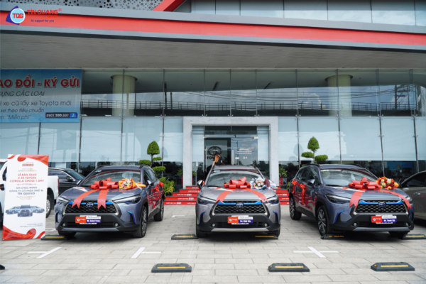 3 chiếc xe hơi toyota corrolla cross